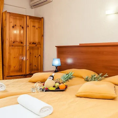 Olive Garden Apts & * Elounda (Crete)